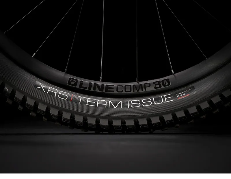 Trek Fuel Ex 9.7 Mountain Bike in Crimson-2